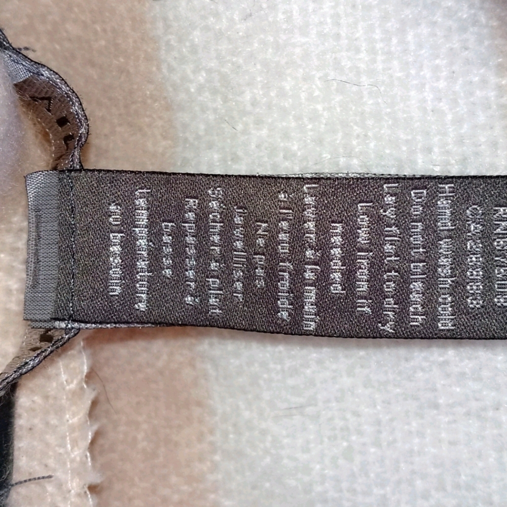 Vince Camuto Wrap - Picture 6 of 7